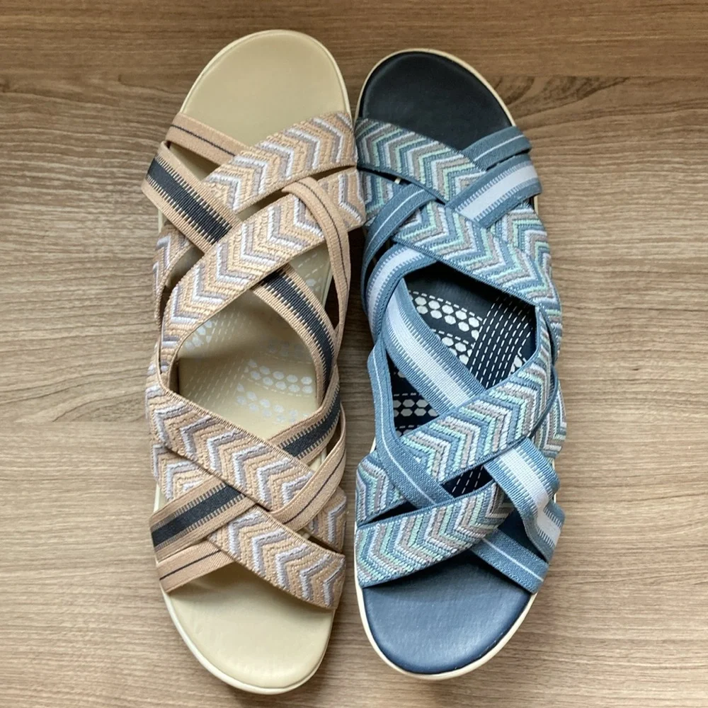 Two pairs of slide in sandals blue tan 7 -7,5